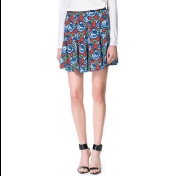 NWT ZARA WOMAN Brown & Blue Roses Floral Pleated Skater Mini Skirt - Picture 8 of 9